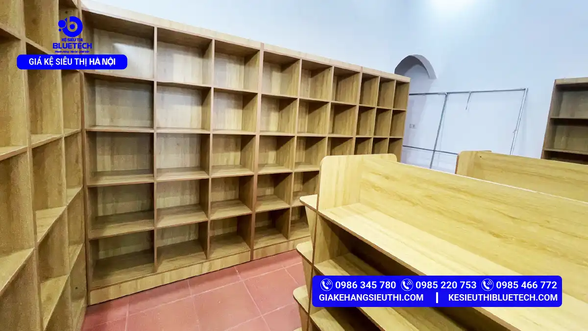 Dự án thực tế thi công lắp đặt hệ thống kệ gỗ đơn áp tường tại Yên Sở, Hà Nội bởi Bluetech
